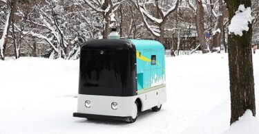 京セラ、国内初の雪上走行する中速・中型自動配送ロボットの共同開発・走行試験に成功